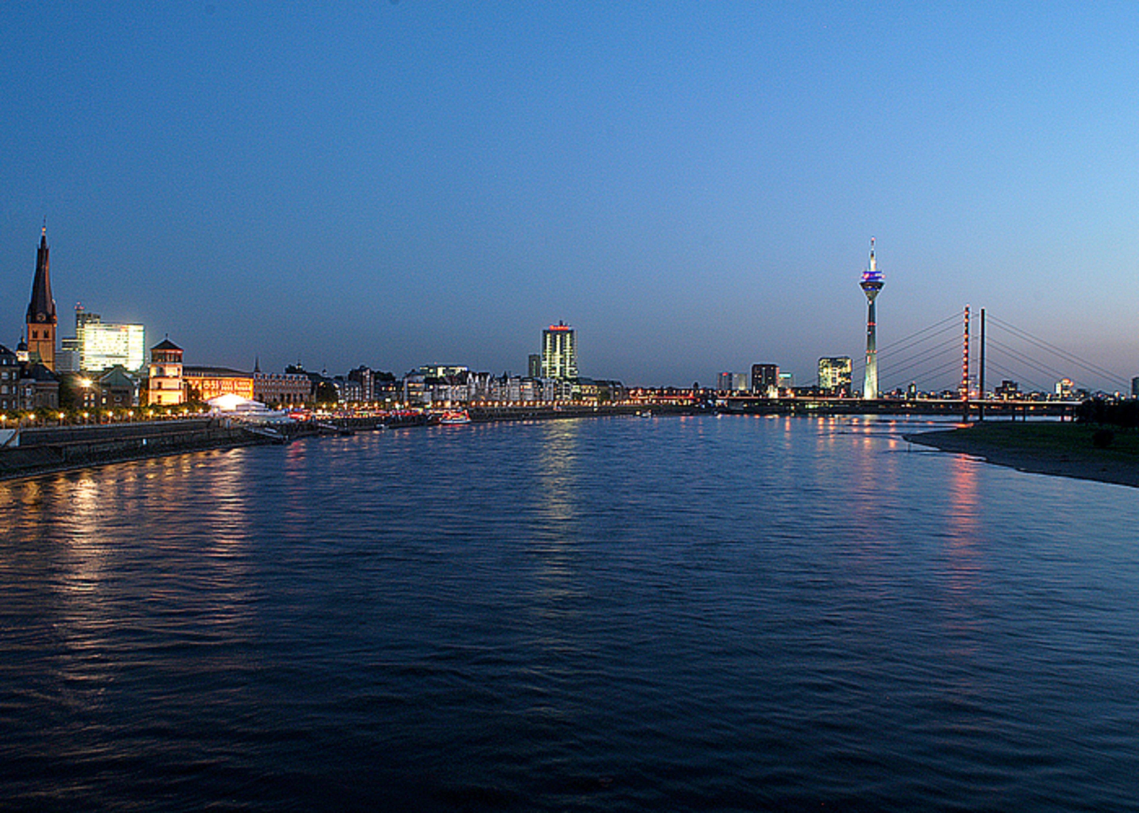Holiday Inn Duesseldorf Hafen, An Ihg Hotel Exterior foto